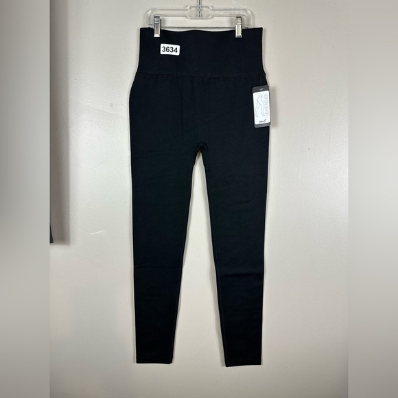 flanxe Pants - Flanxe nwt black large faux fur inside 13”w 11-2/2 rise 26 inseam very warm.